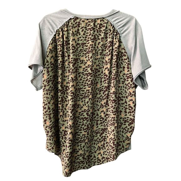Umgee mixed media animal print short sleeve top - Picture 2 of 6